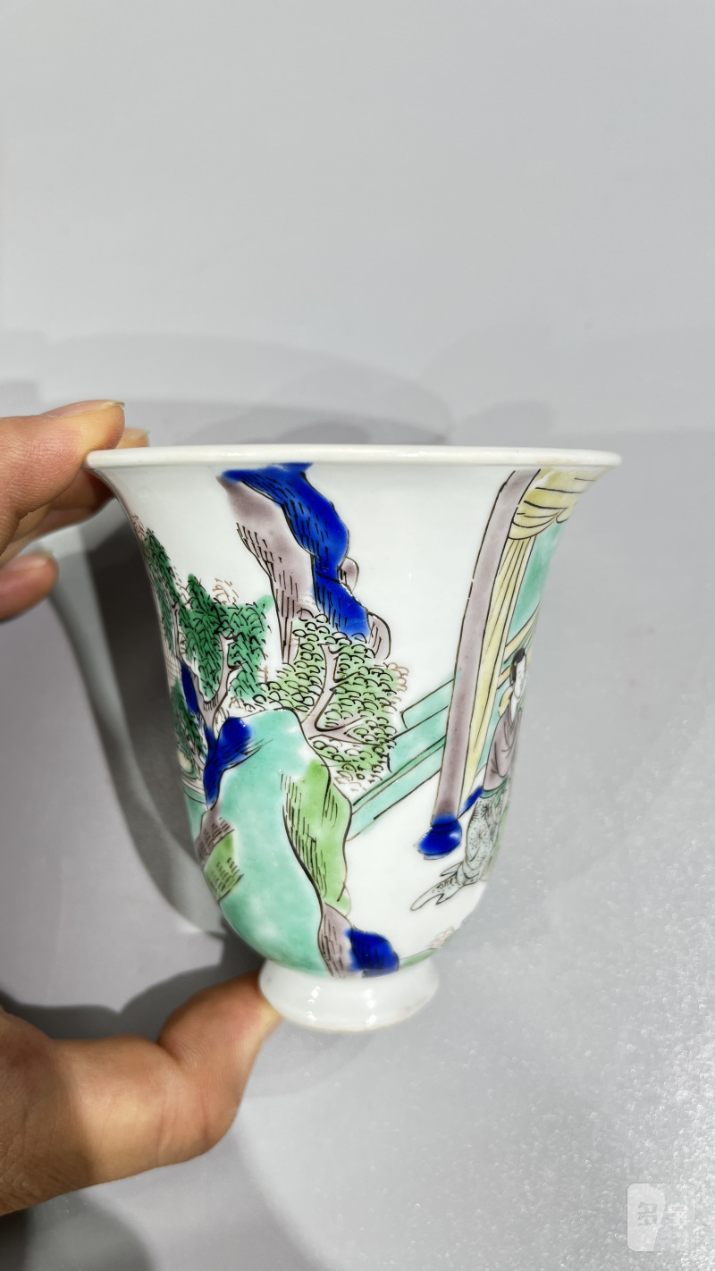 清康熙 五彩西厢记人物仰钟杯 - 图6